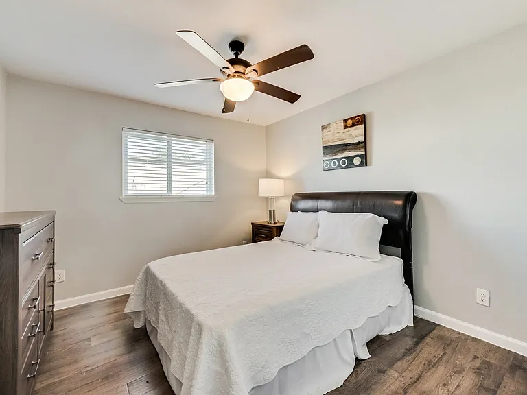 4931_gaston_avenue_6023890_011