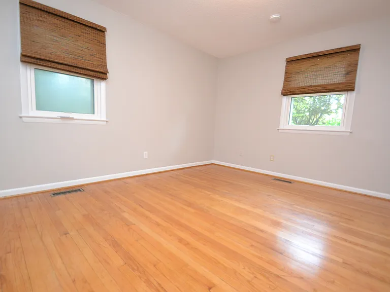 806 Kingswood Dr — Photo 26