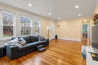 56 Noble St #56 — Photo 7