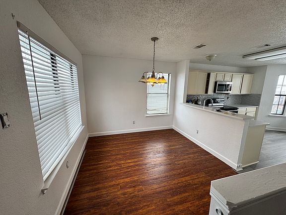 4th image of 781 Pierre Ln