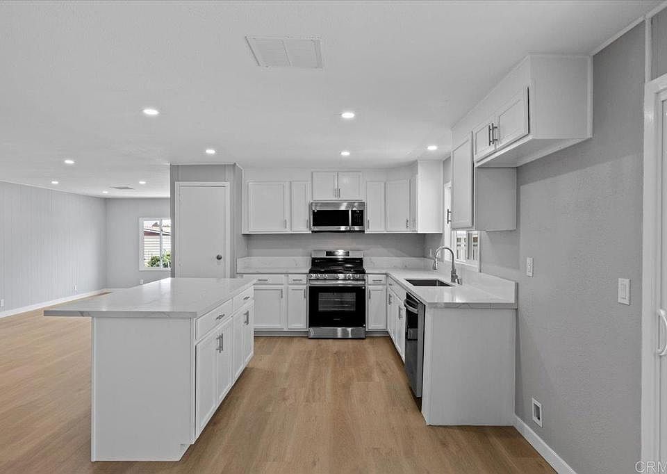 1st image of 1145 E Barham Dr Space 15