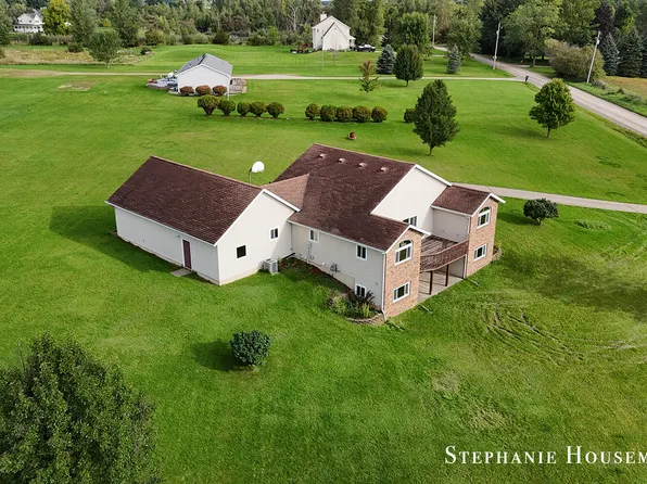 5169 Snow Ave SE, Ada, MI 49301