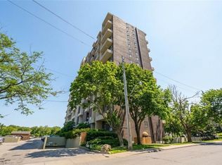 60 Southport St #920, Toronto, ON M6S 3N4