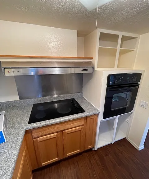 818 E 12th Ave — Photo 11