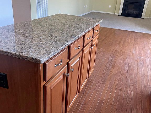 5th image of 233 Morlyn Dr