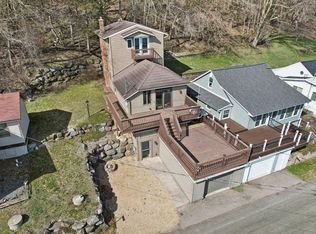 W10604 Tipperary Rd, Poynette, WI 53955