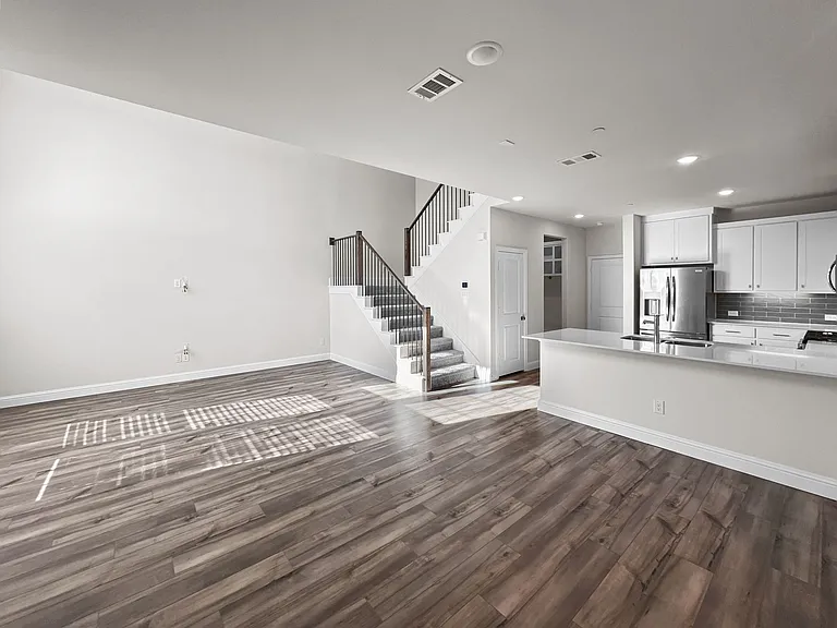 8876 Samara St — Photo 4