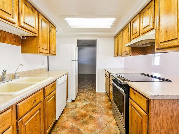 5th image of 2270 E Lorie Ln