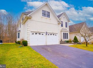 8 Juliet Ct, Princeton, NJ 08540