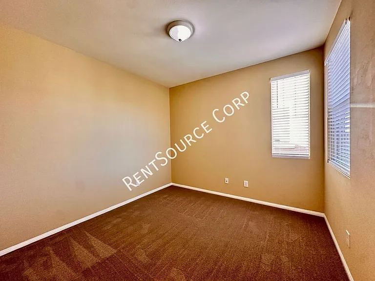 24162 Willowbrooke Ct — Photo 27