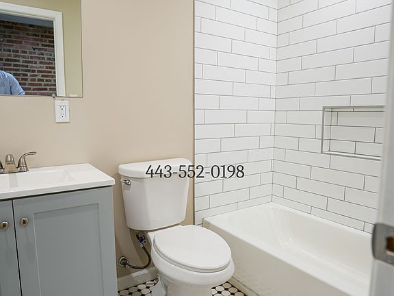 5th image of 704 N Curley St