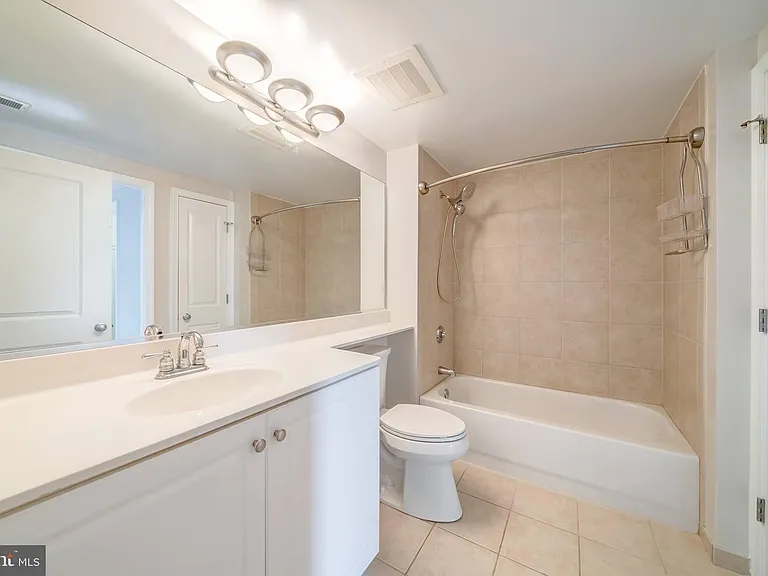 851 N Glebe Rd #1903 — Photo 36