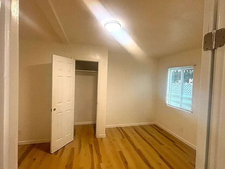 308 Richmond Ave #B — Photo 13