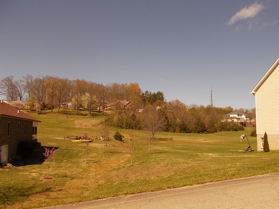 2nd image of Woodpointe Dr