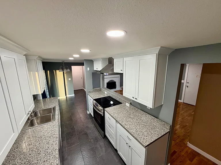 2406 S 207th St — Photo 10