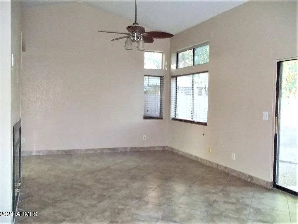 3 bed, 2.0 bath, 1540 sqft, $1,925 — Photo 3