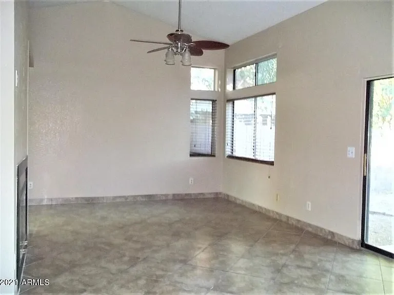 3017 W Augusta Ave — Photo 3