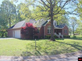 1387 Hampshire Cir, Mountain Home, AR 72653