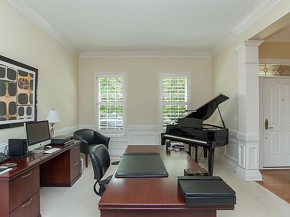 3rd image of 8071 Heyward Dr
