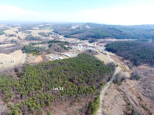 13 Chances Creek Rd, Fancy Gap, VA 24328