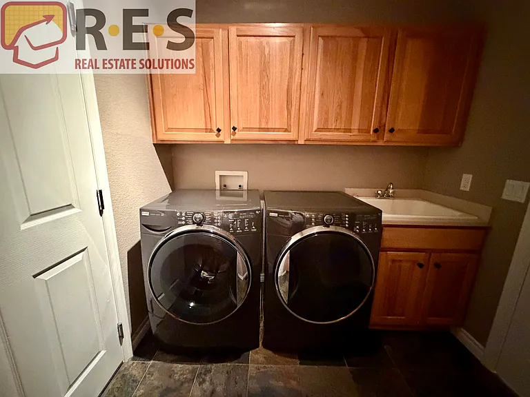 10761 Glengate Cir — Photo 23