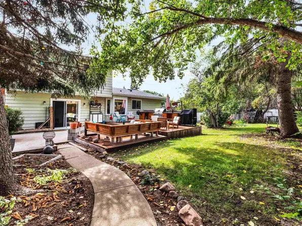 361 Lee Ridge Rd NW, Edmonton, AB T6K 0N6