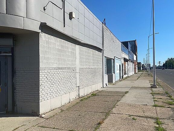 2nd image of 13501 Gratiot Ave