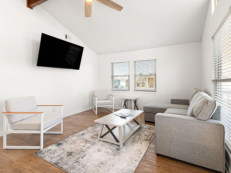 4014 Kent Dr — Photo 4