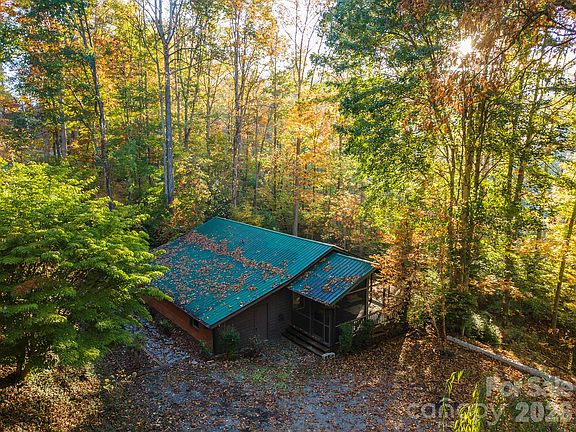 3rd image of 418 Sunshine Cove Rd