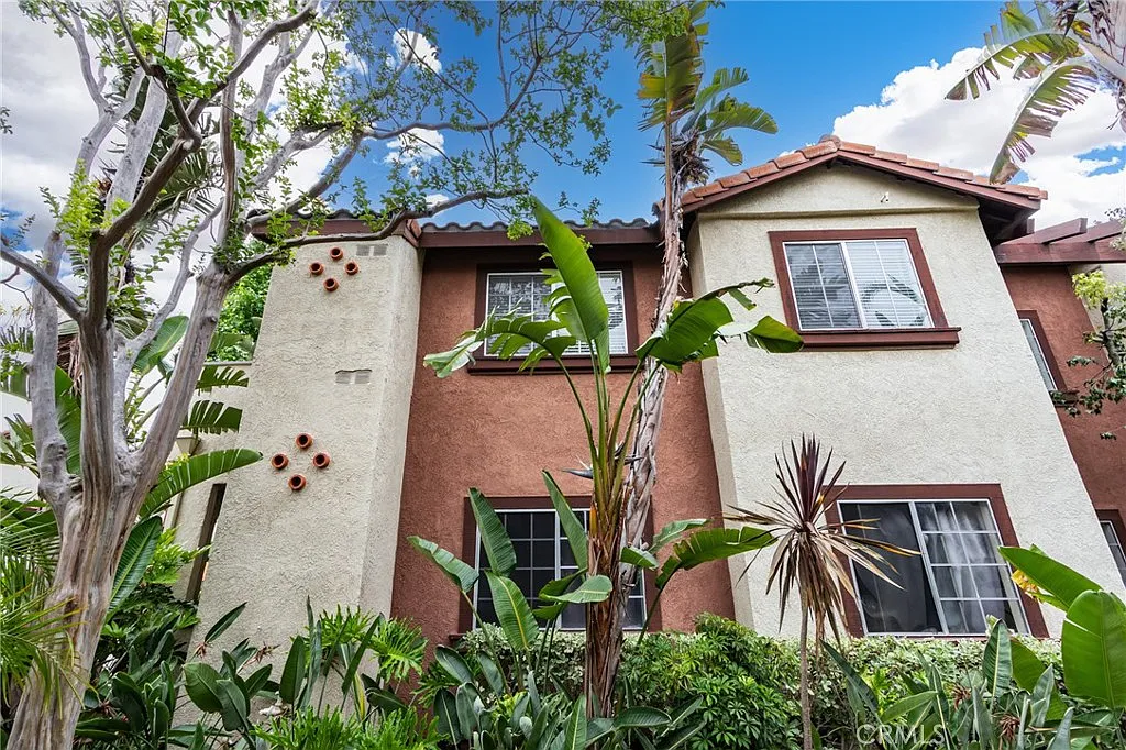 2 bed, 618 sqft, $2,500 — Photo 3