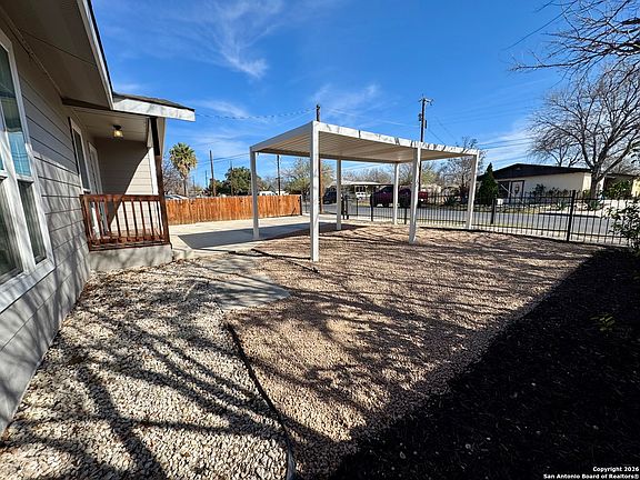 3rd image of 627 N San Manuel