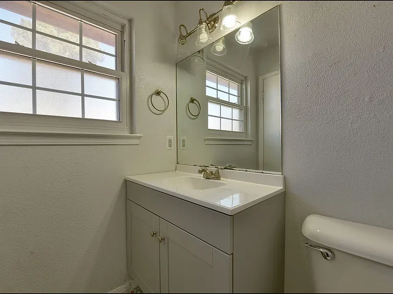 7113 Orizaba Ave — Photo 25