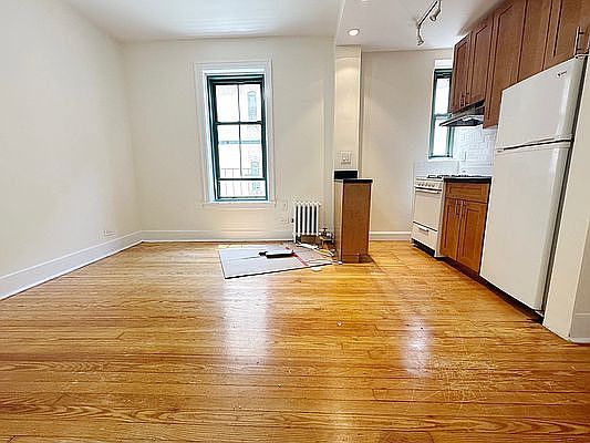 5th image of 1530 York Ave #4F