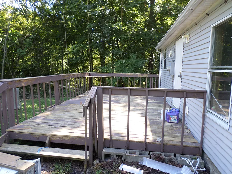 9944 Maple Dr — Photo 2
