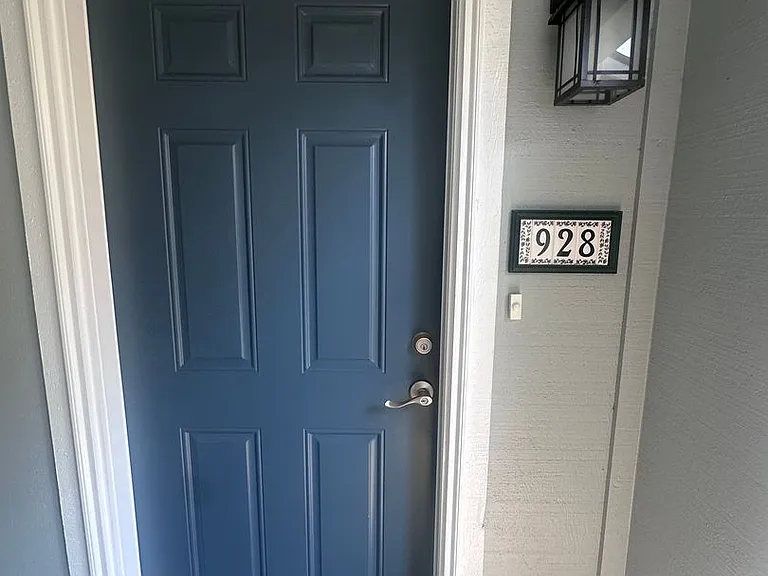 928 Blue Heron Ave NE — Photo 2