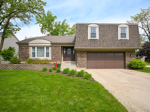 2234 Appleby Dr, Wheaton, IL 60189