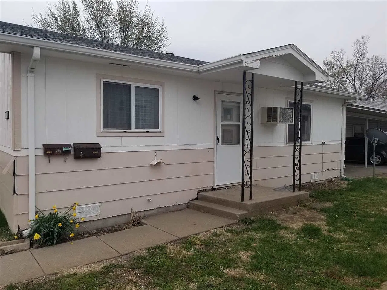 2 bed, 768 sqft, $750 — Photo 1
