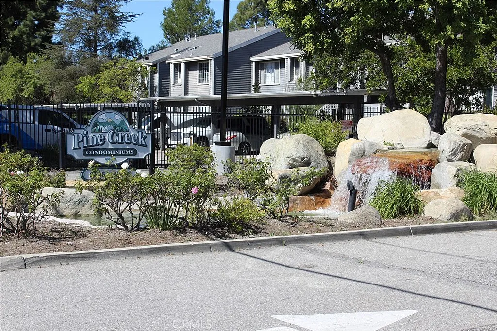 25613 Pine Creek Ln photo 1