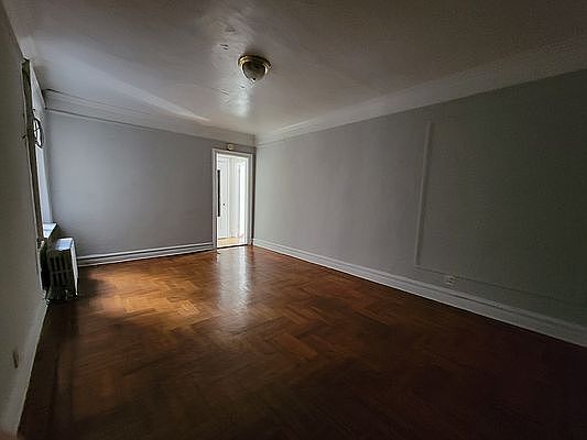 3rd image of 416 E 17th St #G1