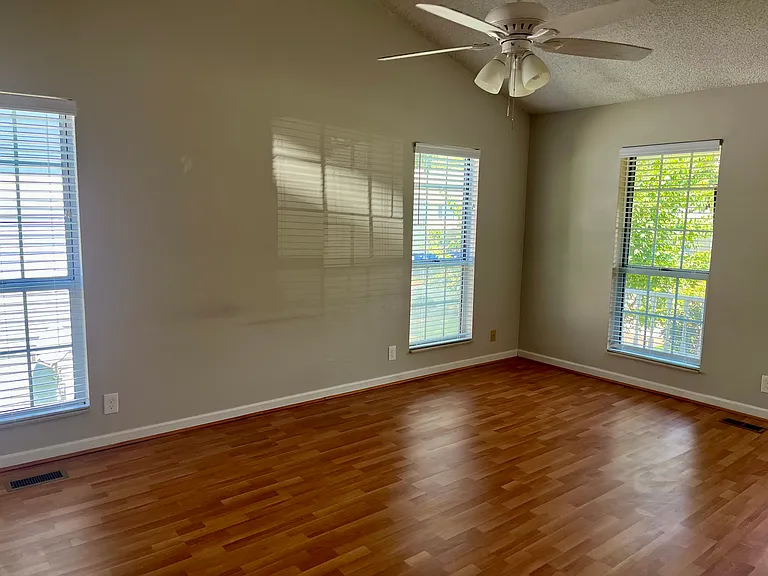116 Champney Ct — Photo 4