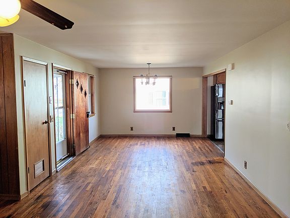 Living Room/ Dining Room
