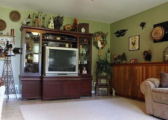 3rd image of 30 Beverly Dr