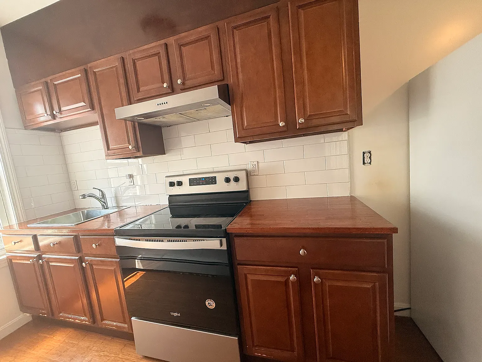 2 bed, 1100 sqft, $1,750 — Photo 1