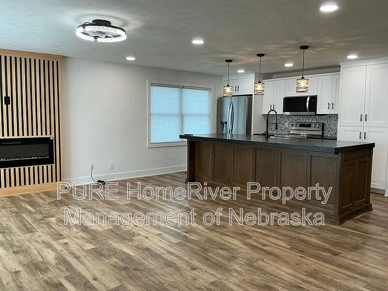 4 bed, 3.5 bath, 1368 sqft, $1,950 — Photo 4