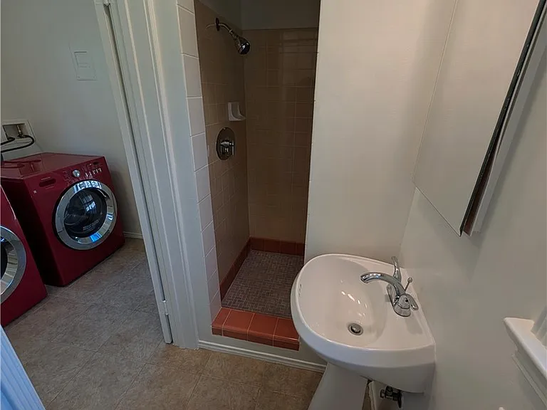 582 N Sunnyslope Ave — Photo 22