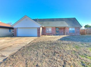 608 Emerwood Ct, Moore, OK 73160