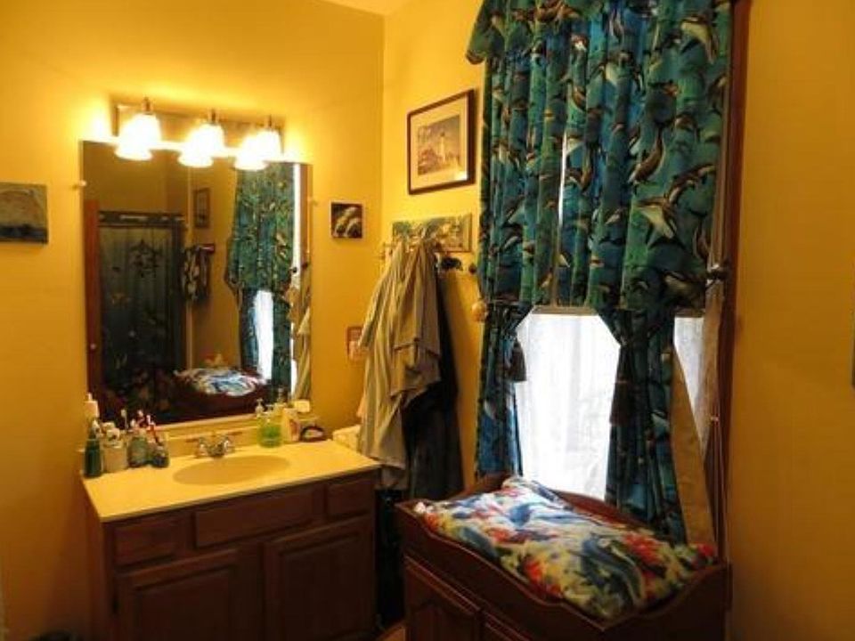 2nd image of 9 Hill St APT 1