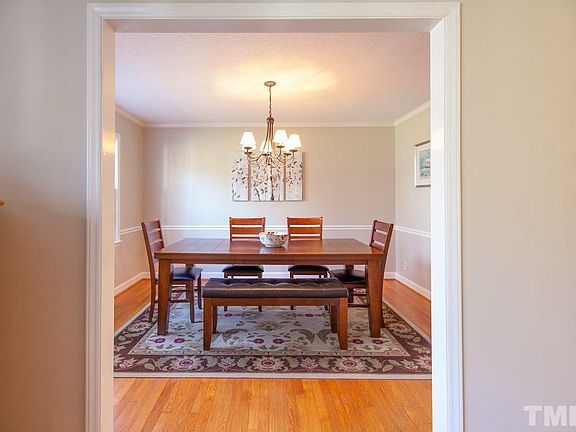 3rd image of 719 Clarion Dr