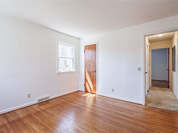 3rd image of 65 Villewood Dr