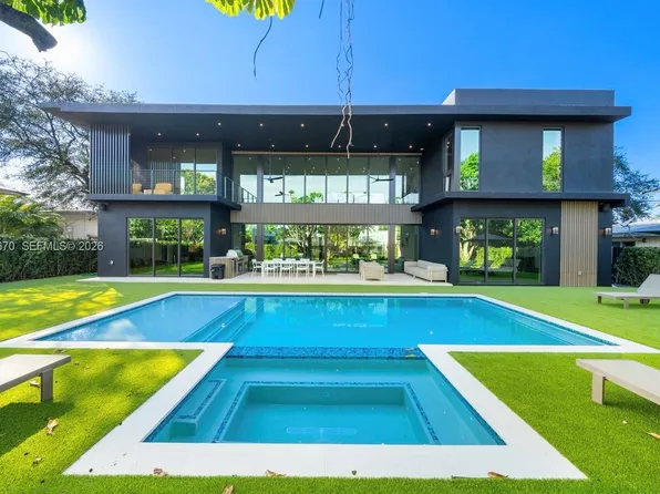 19701 NE 21st Ct, Miami, FL 33179